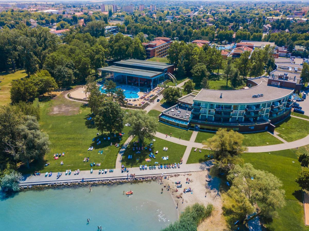 MF Villa Azúr Wellness Apartment Siófok Exterior foto